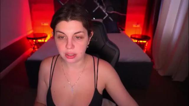 Image 2 of mirandawarm Stream on Chaturbate on 2 months ago