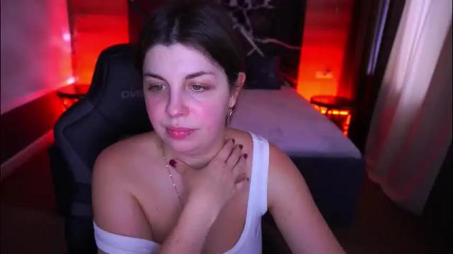 Image 3 of mirandawarm Stream on Chaturbate on 2 months ago