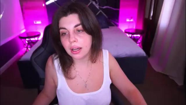 Image 2 of mirandawarm Stream on Chaturbate on 2 months ago