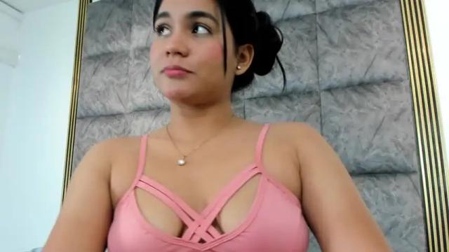 Image 4 of mirandlopez Stream on Chaturbate on 15 months ago