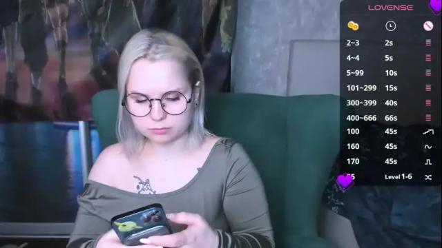 Image 4 of miray_kuriyama Stream on Chaturbate on 1 month ago
