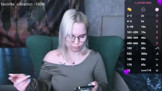 Image 3 of miray_kuriyama Stream on Chaturbate on 23 days ago