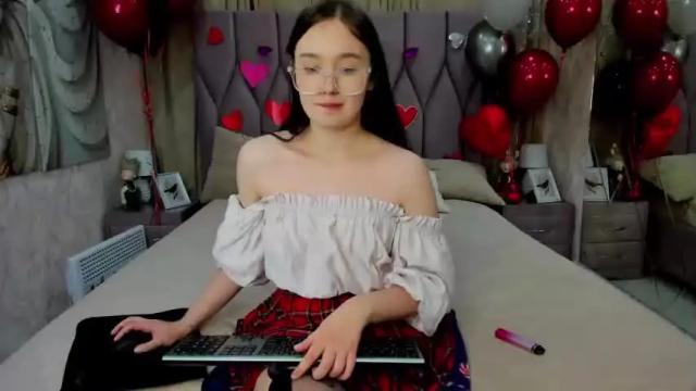 Image 3 of miriamwhite Stream on Chaturbate on 11 months ago