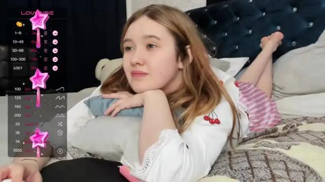 Image 4 of miriamwhite Stream on Chaturbate on 9 months ago