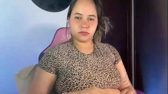 Image 4 of mirilinda Stream on Chaturbate on 2 months ago