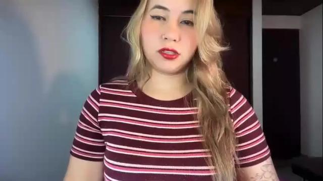 Image 2 of mirilinda Stream on Chaturbate on 8 days ago