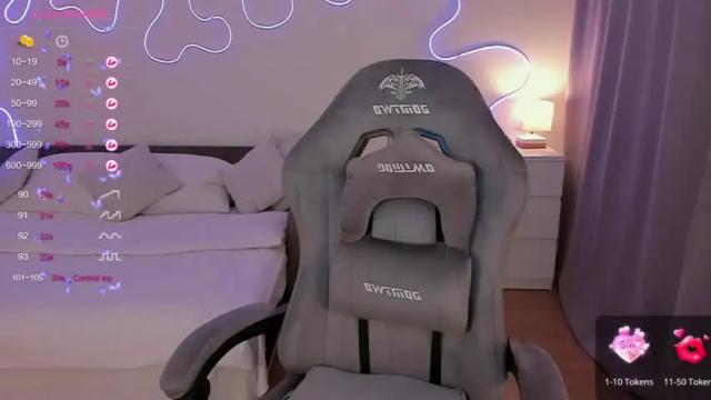 Image 3 of miroslavaluewe Stream on Chaturbate on 16 months ago