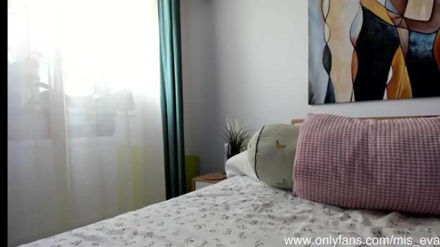 Image 3 of mis_eva Stream on Chaturbate on 1 month ago