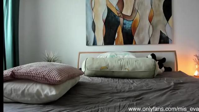 Image 7 of mis_eva Stream on Chaturbate on 1 month ago