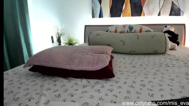 Image 7 of mis_eva Stream on Chaturbate on 22 days ago