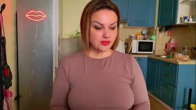 Image 2 of mishamilf Stream on Chaturbate on 1 month ago
