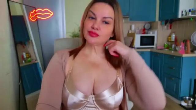 Image 4 of mishamilf Stream on Chaturbate on 11 days ago