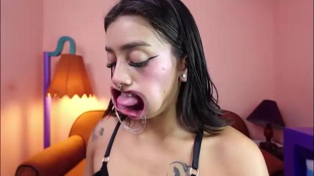 Image 10 of miss___sabrina Stream on Chaturbate on 9 days ago