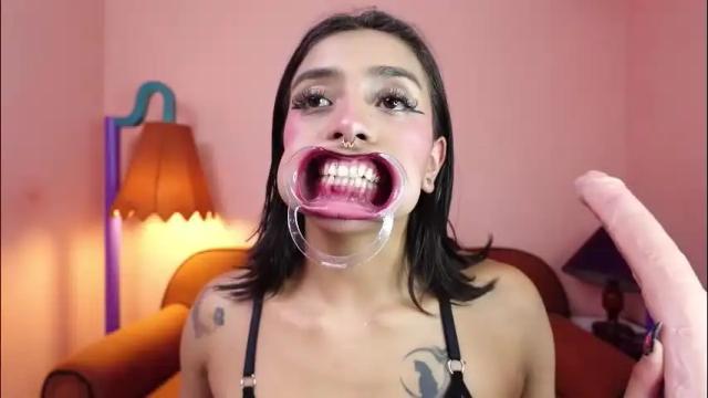 Image 12 of miss___sabrina Stream on Chaturbate on 9 days ago