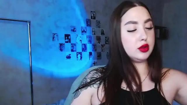 Image 11 of miss__ari Stream on Chaturbate on 16 months ago