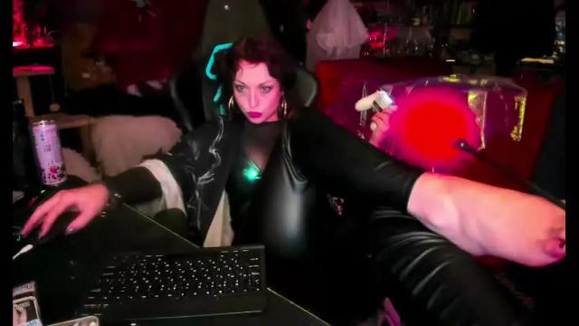 Image 6 of miss_asmodeus Stream on Chaturbate on 6 months ago