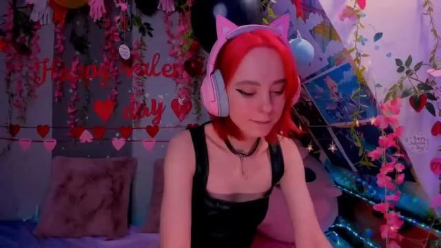 Image 2 of miss_astravert Stream on Chaturbate on 16 months ago