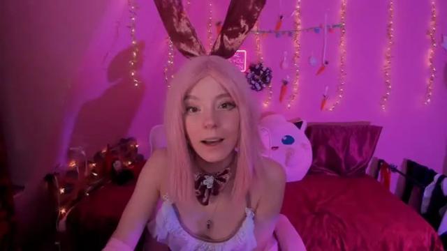 Image 8 of miss_astravert Stream on Chaturbate on 15 months ago
