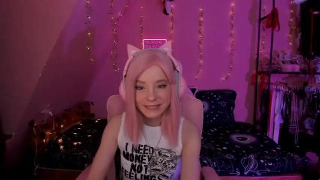 Image 3 of miss_astravert Stream on Chaturbate on 14 months ago