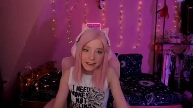 Image 4 of miss_astravert Stream on Chaturbate on 14 months ago