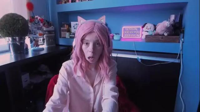Image 12 of miss_astravert Stream on Chaturbate on 27 days ago