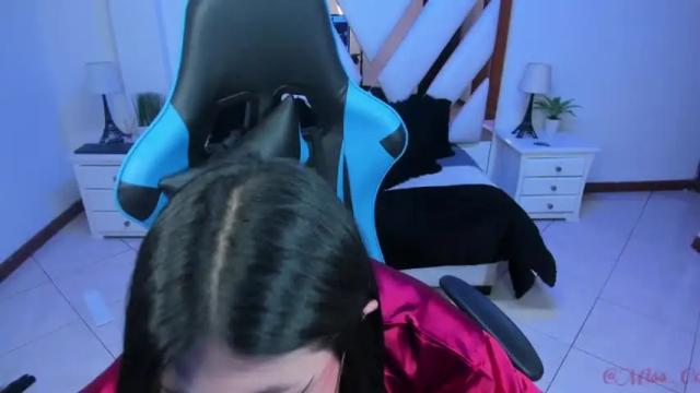 Image 2 of miss_coralkiing Stream on Chaturbate on 18 months ago