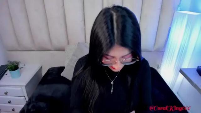 Image 2 of miss_coralkiing Stream on Chaturbate on 18 months ago