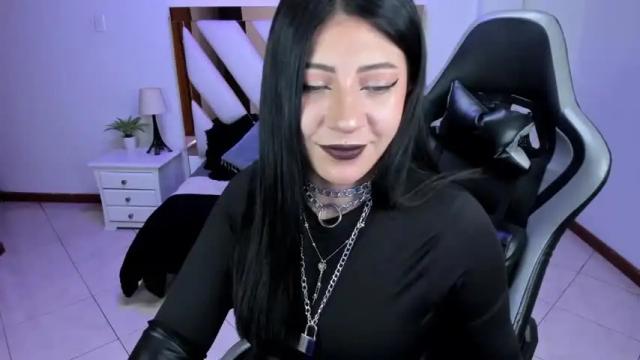 Image 2 of miss_coralkiing Stream on Chaturbate on 18 months ago