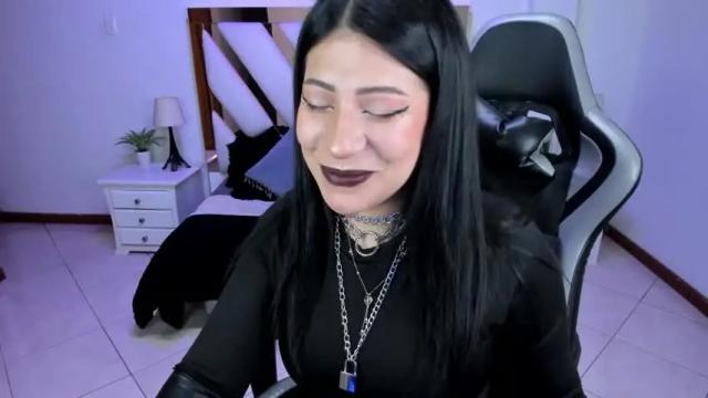 Image 3 of miss_coralkiing Stream on Chaturbate on 18 months ago