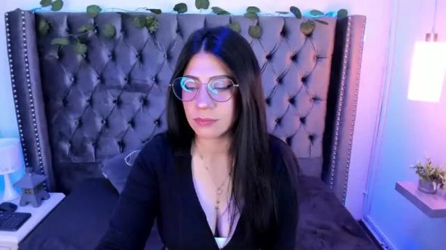 Image 3 of miss_coralkiing Stream on Chaturbate on 15 months ago