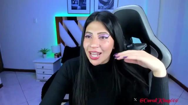 Image 10 of miss_coralkiing Stream on Chaturbate on 15 months ago