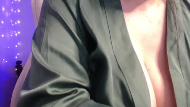 Image 2 of miss_daniels Stream on Chaturbate on 14 months ago