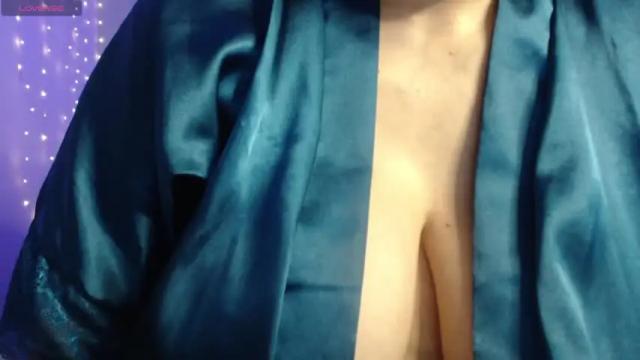 Image 4 of miss_daniels Stream on Chaturbate on 14 months ago