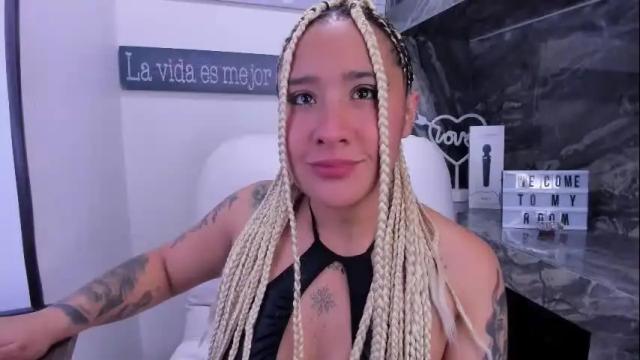 Image 2 of miss_danika Stream on Chaturbate on 2 months ago
