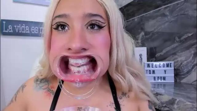 Image 12 of miss_danika Stream on Chaturbate on 1 day ago
