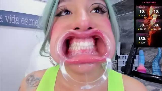 Image 7 of miss_danika Stream on Chaturbate on 1 month ago