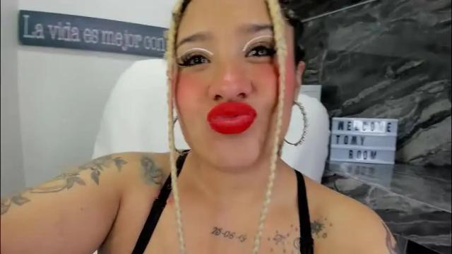 Image 2 of miss_danika Stream on Chaturbate on 25 days ago