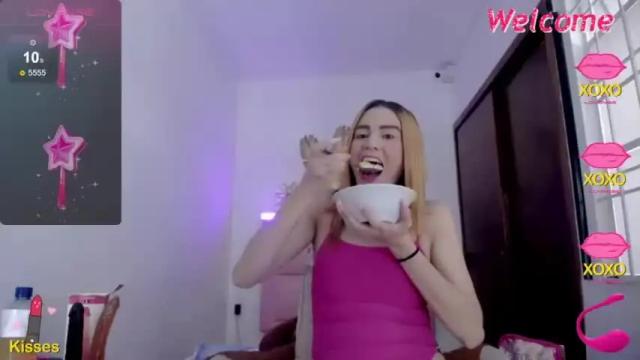 Image 2 of miss_deboraq Stream on Chaturbate on 13 months ago