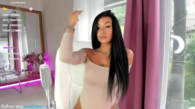 Image 3 of miss_diamond__ Stream on Chaturbate on 25 days ago
