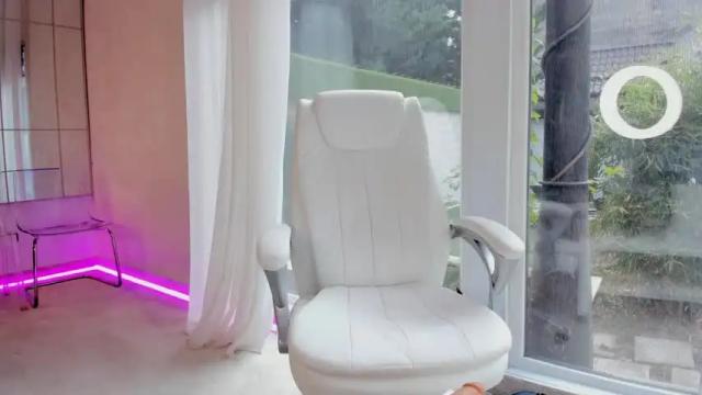 Image 3 of miss_diamond__ Stream on Chaturbate on 1 month ago