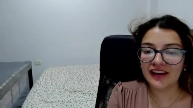Image 10 of miss_ema1 Stream on Chaturbate on 17 days ago