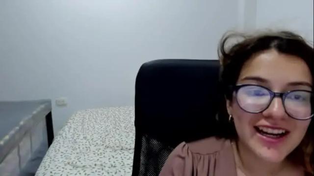 Image 12 of miss_ema1 Stream on Chaturbate on 17 days ago