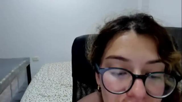 Image 7 of miss_ema1 Stream on Chaturbate on 17 days ago