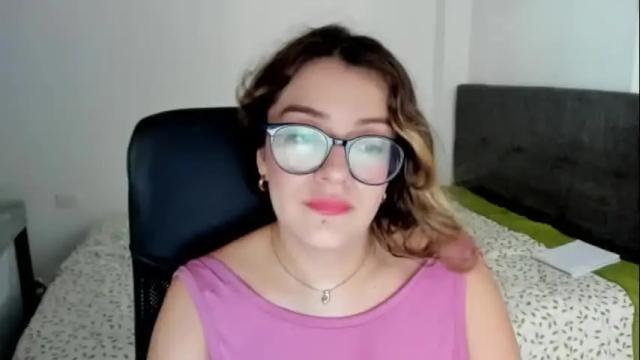 Image 3 of miss_ema1 Stream on Chaturbate on 15 days ago