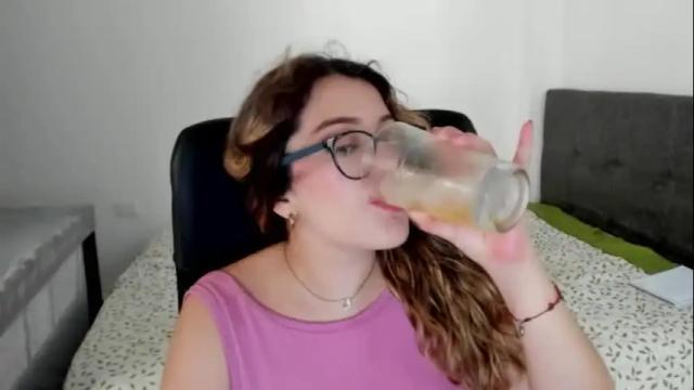 Image 7 of miss_ema1 Stream on Chaturbate on 15 days ago