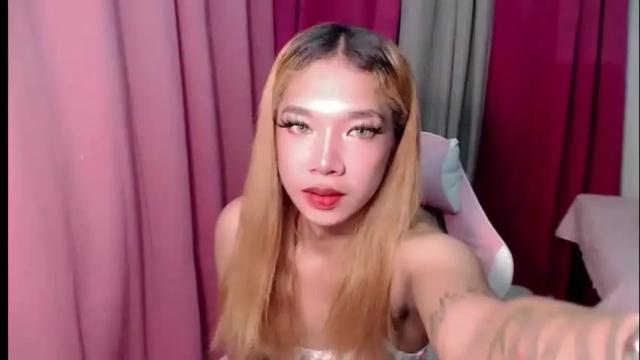 Image 4 of miss_ephrail Stream on Chaturbate on 2 months ago