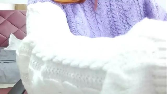 Image 8 of miss_issaa Stream on Chaturbate on 4 months ago
