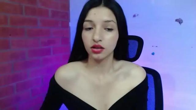 Image 12 of miss_luciaa Stream on Chaturbate on 19 months ago