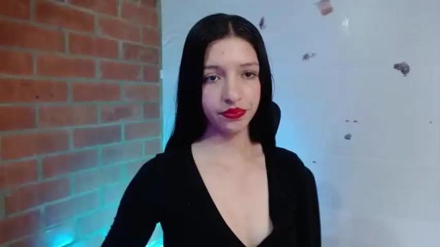 Image 2 of miss_luciaa Stream on Chaturbate on 19 months ago