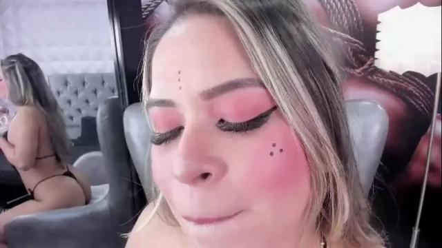 Image 6 of miss_lucyla Stream on Chaturbate on 1 month ago